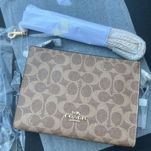 New COACH Slim Crossbody Bag In Signature Canvas - Picture 1 of 8